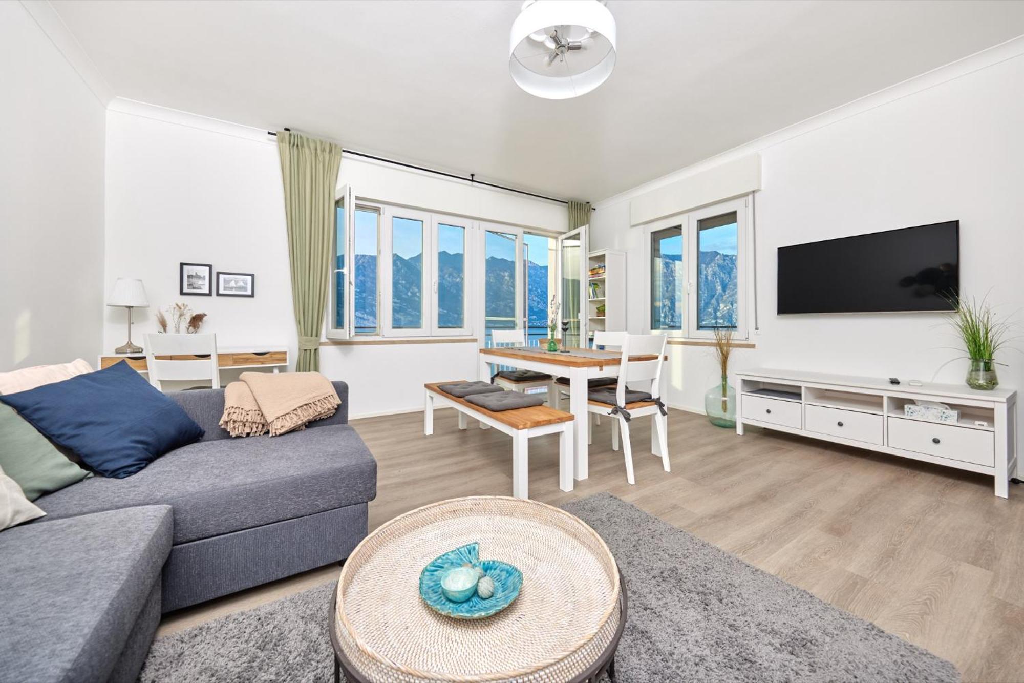 מאלצ'סינה Lake View Luca Apartment מראה חיצוני תמונה